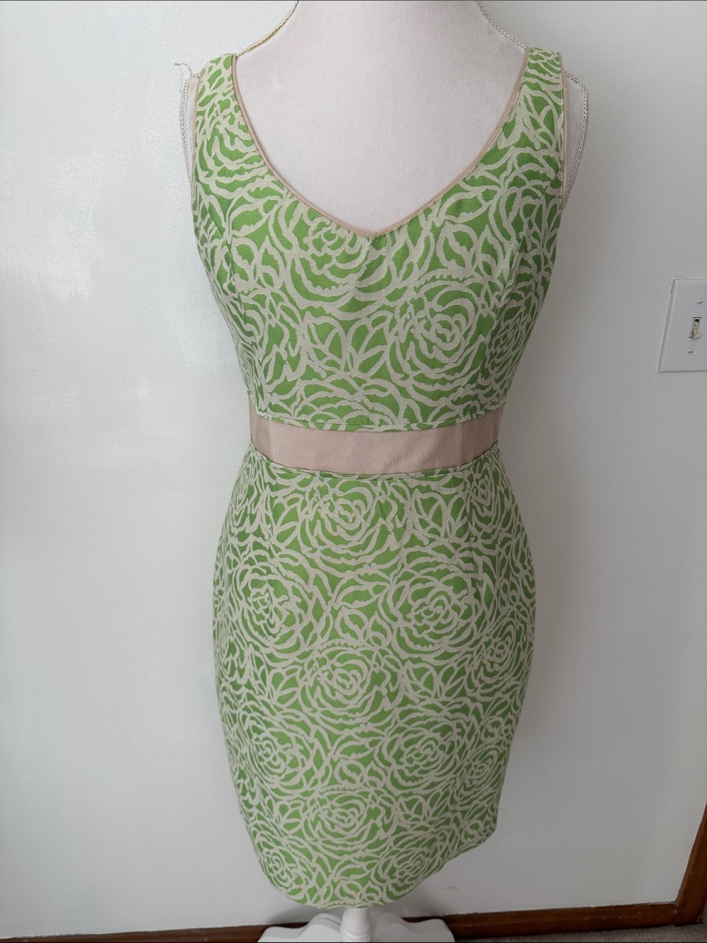 Maggy London Green Floral Sheath Dress with Cream Accents Sz 10